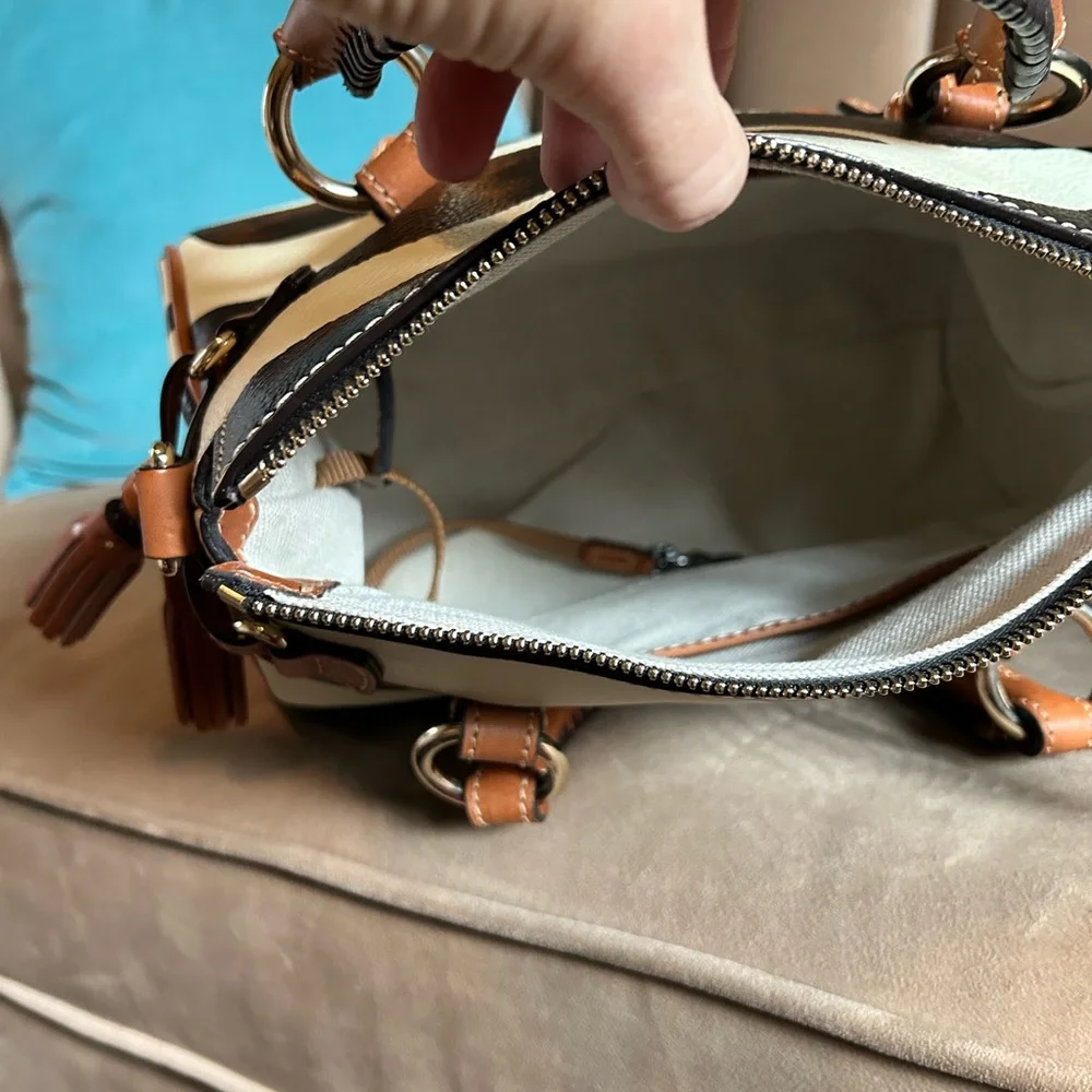 🦆 Like New Dooney & Bourke Zebra Leather Satchel - Picture 9 of 11
